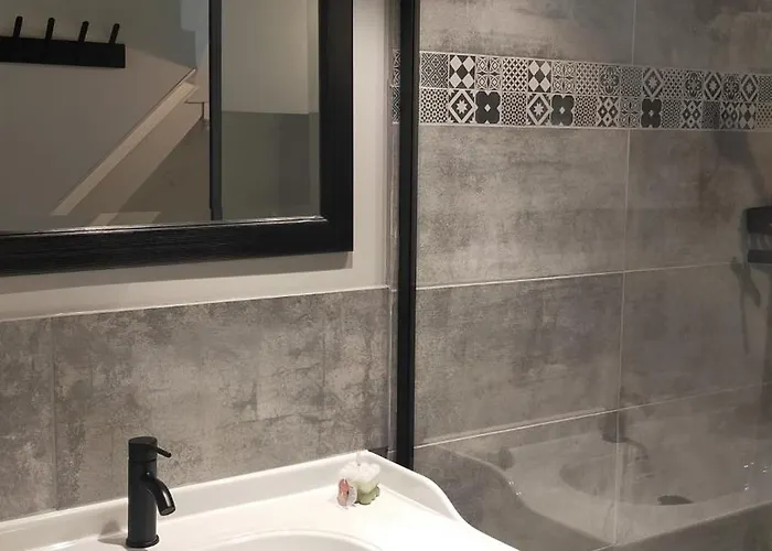 L'etape Du Canal - Pelerins, Randonneurs, Vacanciers Hostel *